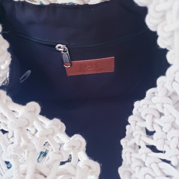 A & B America and Beyond Bohemian Fringe Shoulder Bag - Picture 8 of 14